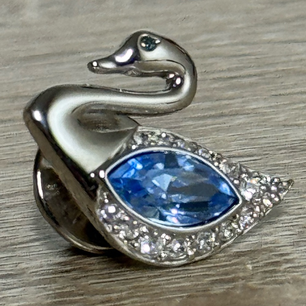 Swarovski Swan Logo Blue-Clear Crystal Swimming Swan Tack Pin